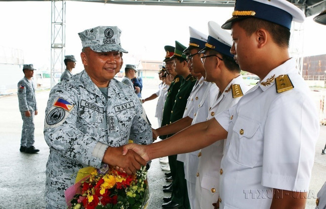 Lễ đón thủy thủ tàu hải quân Philippines thăm hữu nghị Thành phố Hồ Chí Minh (2019). (Ảnh: Xuân Khu/TTXVN) ttxvn_vietnam_philippines.jpg