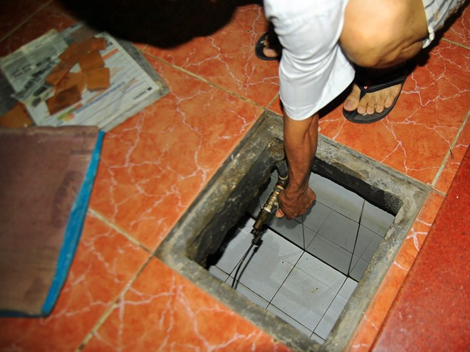 Hàng trăm hộ dân ở giữa lòng Hà Nội mất nước sinh hoạt ảnh 1