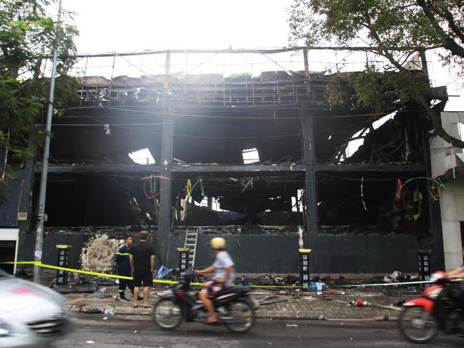 [Photo] Khung cảnh tan hoang của bar Luxury sau vụ cháy ảnh 5