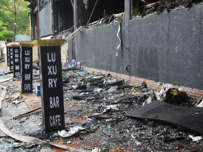 [Photo] Khung cảnh tan hoang của bar Luxury sau vụ cháy ảnh 4