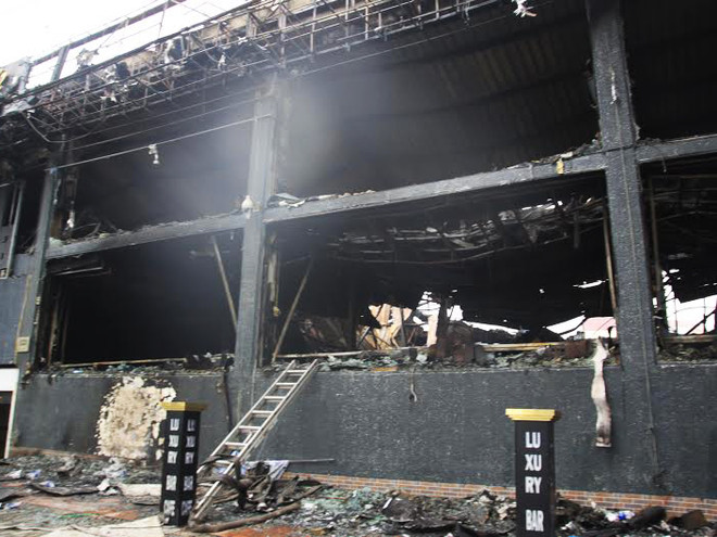 [Photo] Khung cảnh tan hoang của bar Luxury sau vụ cháy ảnh 1