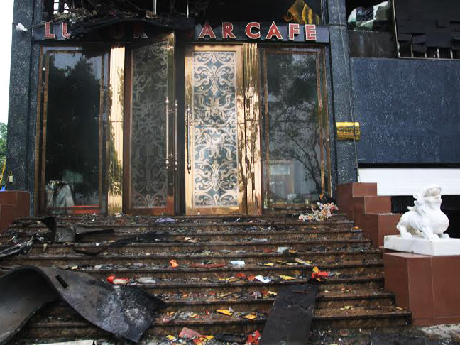 [Photo] Khung cảnh tan hoang của bar Luxury sau vụ cháy ảnh 2