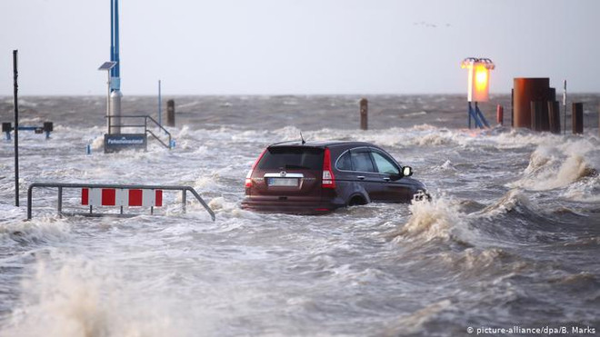 Đức chuẩn bị ứng phó với siêu bão đầu tiên trong năm Sabine ảnh 1