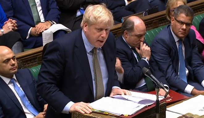 Thủ tướng Anh Boris Johnson phát biểu tại phiên họp của Hạ viện ở London. (Nguồn: AFP/TTXVN) Anh công bố thứ tự ưu tiên trong đàm phán thỏa thuận thương mại với EU ảnh 1