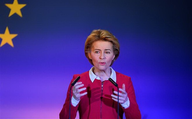 Chủ tịch Ủy ban châu Âu Ursula von der Leyen phát biểu tại cuộc họp báo ở Brussels, Bỉ ngày 31/1/2020. (Nguồn: AFP/TTXVN) EC kêu gọi Anh hướng tới một thỏa thuận thương mại 'tham vọng' ảnh 1