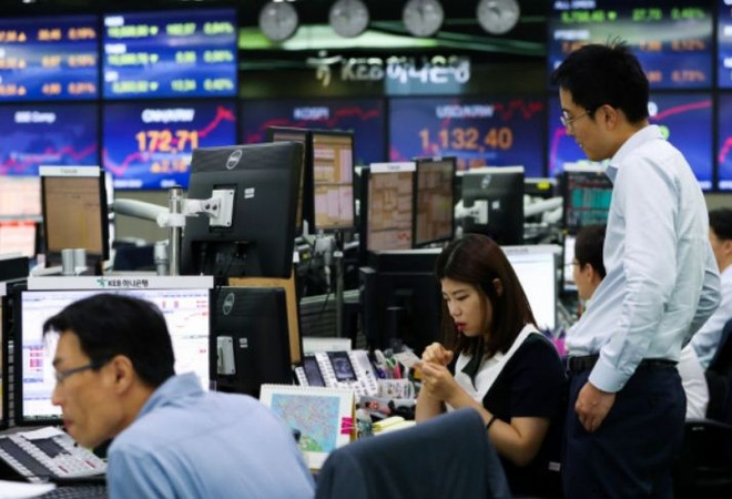 Chứng khoán châu Á sụt giảm do lo ngại dịch COVID-19 lan rộng ảnh 1