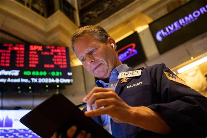 Phiên 24/5, chứng khoán Mỹ giảm điểm do lo ngại về đàm phán trần nợ ảnh 1