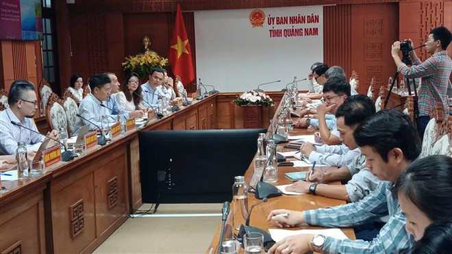 Quang cảnh buổi làm việc giữa Dự án Phát triển Du lịch bền vững của Chính phủ Thụy Sĩ tại Việt Nam và tỉnh Quảng Nam. (Ảnh: Đoàn Hữu Trung/TTXVN) Thụy Sĩ xúc tiến các dự án giúp Quảng Nam xây dựng du lịch xanh ảnh 1