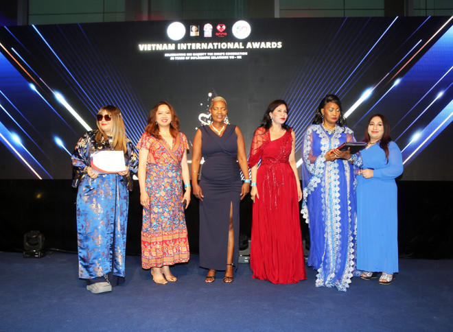 Trao giải thưởng tôn vinh người Việt tại Anh có đóng góp cho cộng đồng ảnh 1