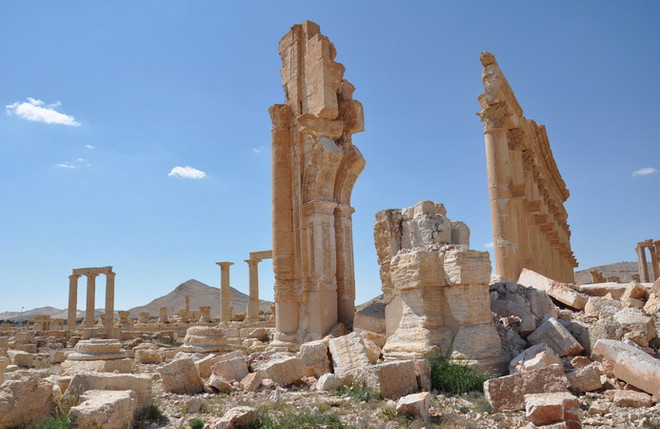 Phát hiện gây sốc tại ngôi mộ chứa 42 thi thể ở Palmyra ảnh 1
