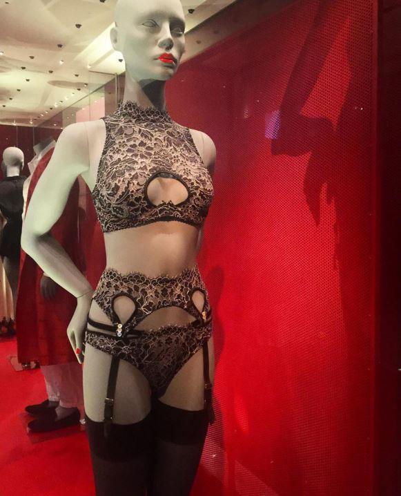 Chiêm ngưỡng 200 mẫu nội y có sức ảnh hưởng lớn trên thế giới ảnh 10