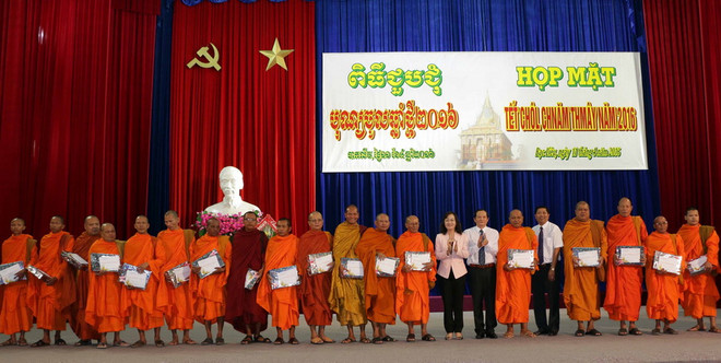 Họp mặt nhân dịp Tết Chôl Chnăm Thmây 2016 của người Khmer ảnh 1