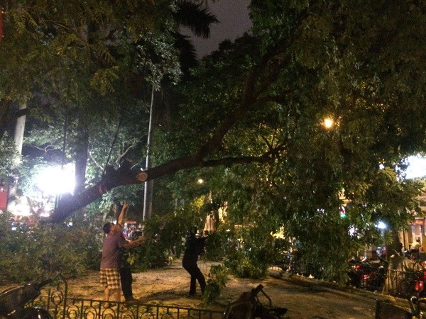 Thời tiết chuyển xấu trong đêm 29/4, nguy cơ tố lốc và mưa đá ảnh 1