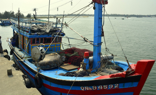 Đà Nẵng: Cứu hộ an toàn tàu cá và 6 thuyền viên bị nạn trên biển ảnh 1