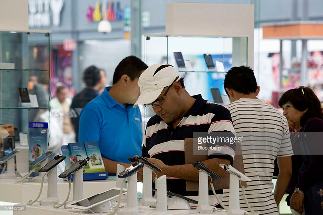Một cửa hàng điện thoại ở Mexico. (Nguồn: gettyimages.com) Vì sao giá cước điện thoại di động Mexico thấp nhất thế giới? ảnh 1