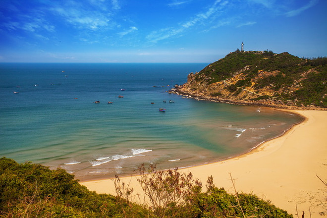 Lượng khách du lịch đăng ký tăng đột biến dịp nghỉ lễ 30/4 và 1/5 ảnh 1