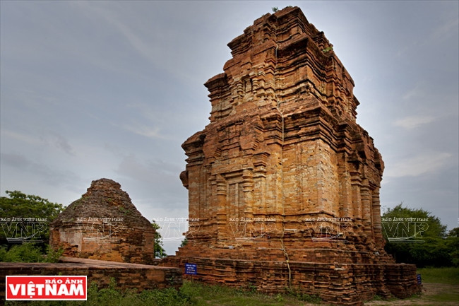 Tháp cổ Po Sah Inư - dấu ấn của Vương quốc Chămpa xưa ảnh 1