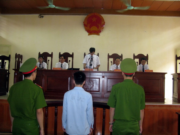 Kon Tum: Khởi tố vụ côn đồ xông vào nhà bắn chết người dân ảnh 1