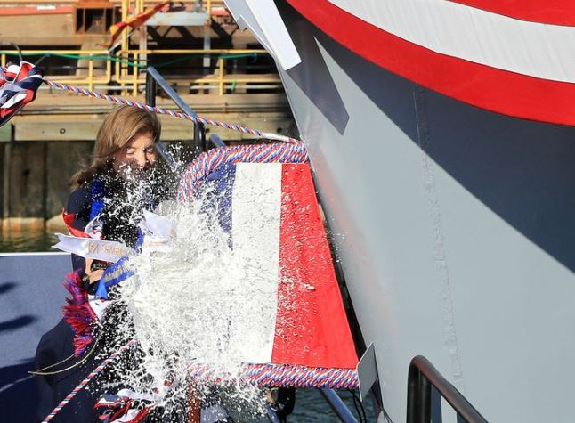 Hải quân Mỹ làm 'lễ rửa tội' cho tàu sân bay USS John F. Kennedy ảnh 1