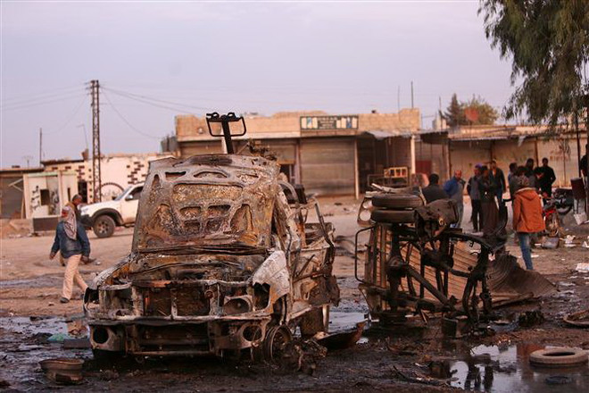 Syria: Không kích vào chợ, ít nhất 10 dân thường thiệt mạng ảnh 1