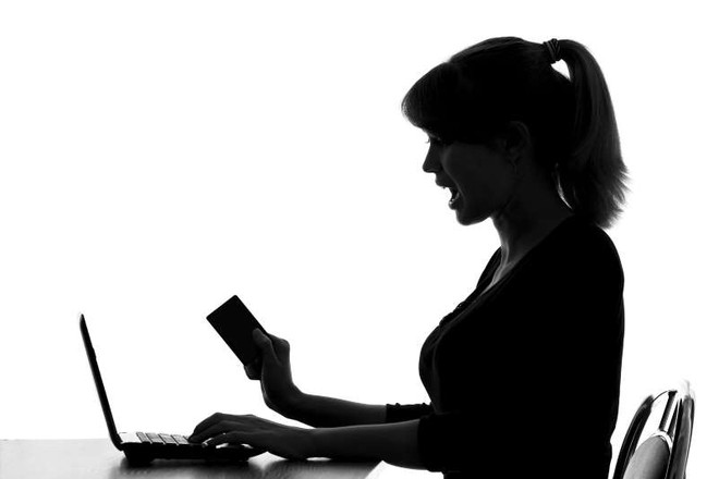 Vay tiền trực tuyến: Cẩn trọng để tránh sập bẫy 'nợ online' ảnh 1
