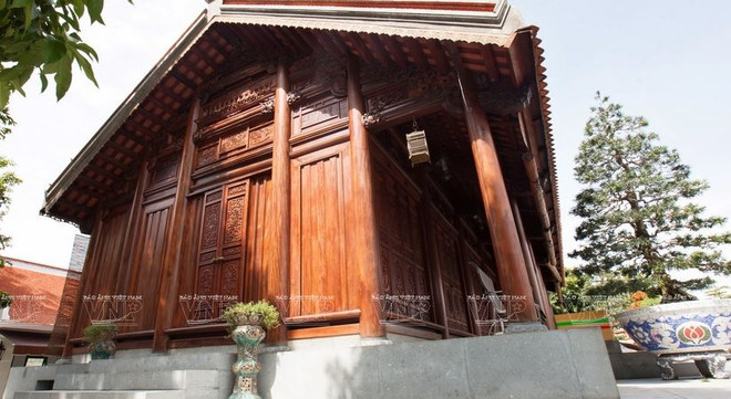 Về làng mộc Chàng Sơn xem các nghệ nhân làm nhà gỗ độc đáo ảnh 2