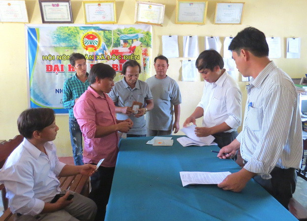 Người dân Thừa Thiên-Huế nhận tiền bồi thường sự cố môi trường biển ảnh 1