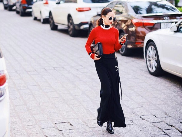 Mỹ nhân Việt lăng xê chân váy midi, sơ mi họa tiết và áo khoác cá tính ảnh 7