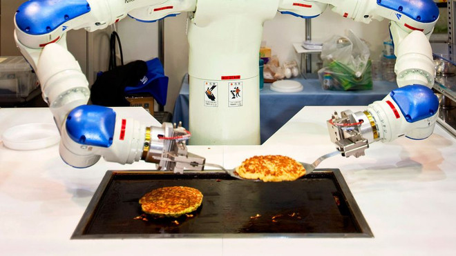 Robot tập thế chỗ con người trong hoạt động bán bánh pizza ảnh 1