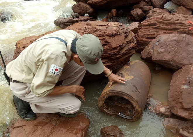 Quảng Bình: Di dời an toàn quả bom nặng hơn 3,3 tạ ở vùng biên giới ảnh 1