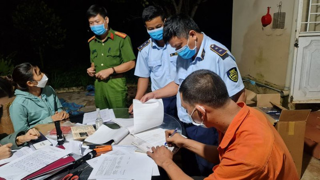 Gia Lai: Tạm giữ phương tiện luồng xanh vận chuyển thuốc lá ngoại ảnh 1