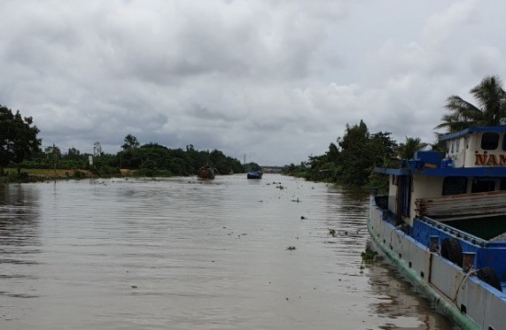 Khẩn trương tìm kiếm ba người mất tích trong vụ tai nạn đường thủy ảnh 1