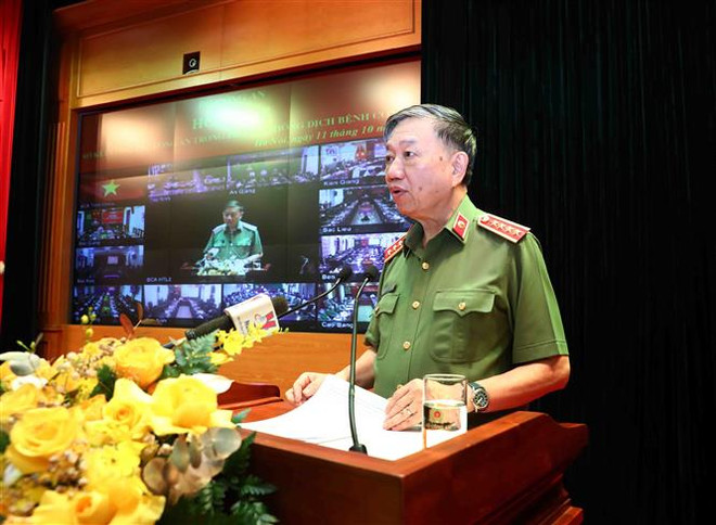 CAND thể hiện rõ vai trò nòng cốt trong cuộc chiến chống dịch COVID-19 ảnh 1