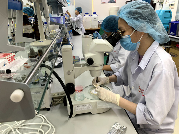 TP.HCM: Nhiều trường đại học cho phép sinh viên đến trường thí nghiệm ảnh 1