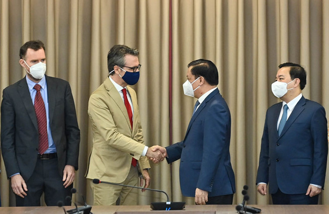 Hà Nội: Ưu tiên hợp tác kinh tế-xã hội với Anh và các nước EU ảnh 1