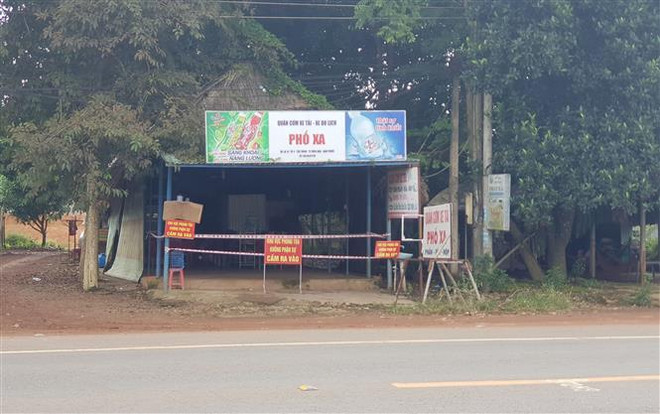 Một chủ quán cơm bị xử phạt 7,5 triệu đồng vì cho F0 ăn cơm tại chỗ ảnh 1