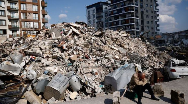 Cướp bóc và vệ sinh - thách thức của lực lượng cứu hộ ở Thổ Nhĩ Kỳ ảnh 1