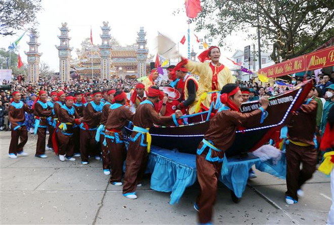 Lễ hội Cầu ngư tại Huế: Mong muốn ngư dân được bình an trước sóng gió ảnh 1