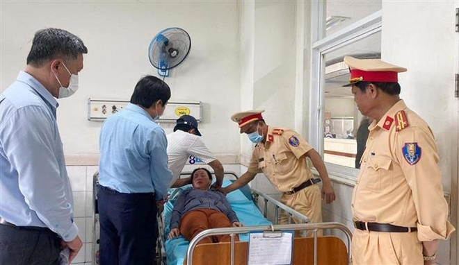 Vụ tai nạn tại Quảng Nam: Kịp thời thăm hỏi, hỗ trợ các nạn nhân ảnh 1