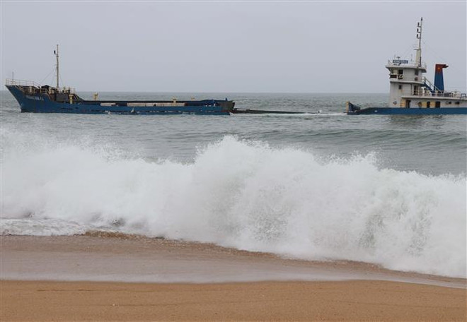 Một số khu vực trên biển cần đề phòng gió mạnh, sóng lớn ảnh 1