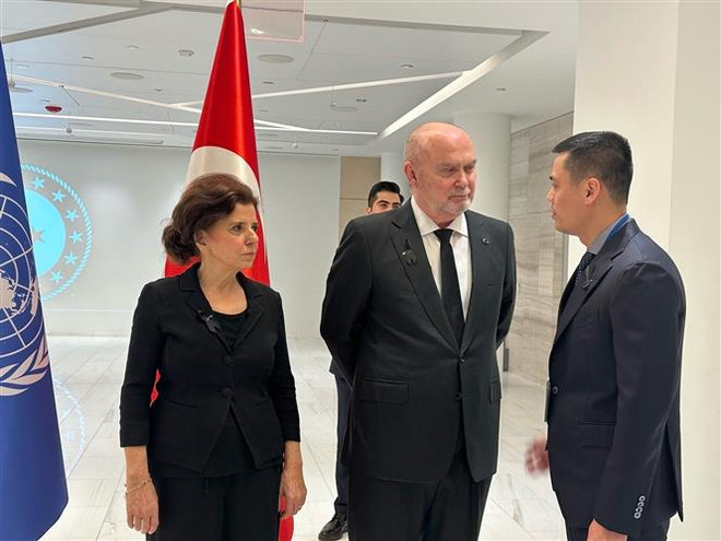 Đại sứ Đặng Hoàng Giang dự Lễ tưởng niệm nạn nhân thảm họa động đất ảnh 1