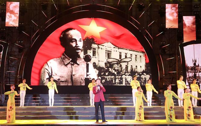 Đặc sắc chương trình nghệ thuật 'Tự hào Đảng quang vinh' ảnh 1