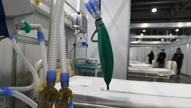 Nga ngừng sử dụng mẫu máy thở mới sau các vụ hỏa hoạn ở bệnh viện ảnh 1