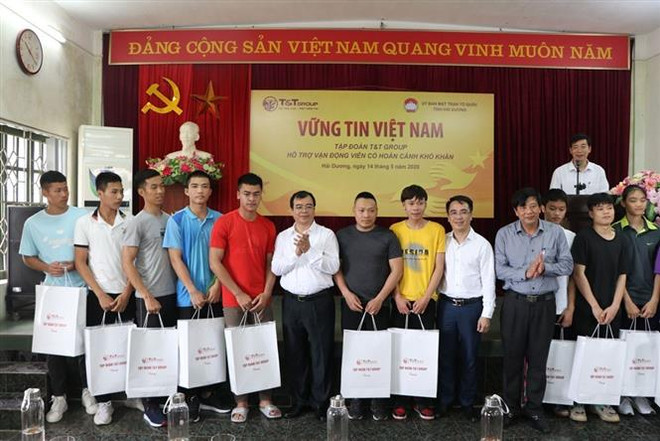 Hỗ trợ đối tượng khó khăn bị ảnh hưởng bởi dịch COVID-19 ảnh 2