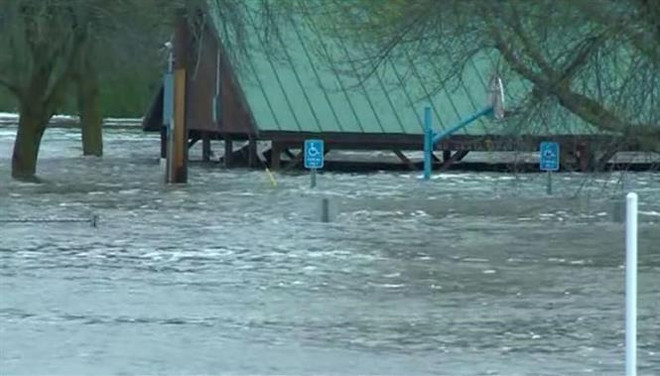 Mỹ: Michigan ban bố tình trạng khẩn cấp sau khi xảy ra 2 vụ vỡ đập ảnh 1