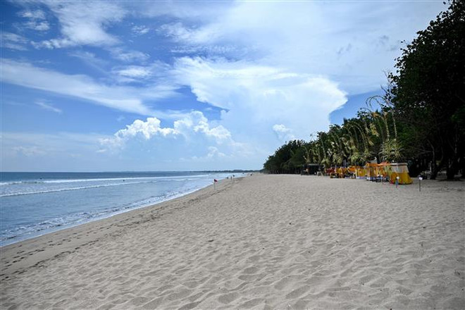 COVID-19 ở Đông Nam Á: Indonesia xem xét mở cửa lại du lịch tại Bali ảnh 1