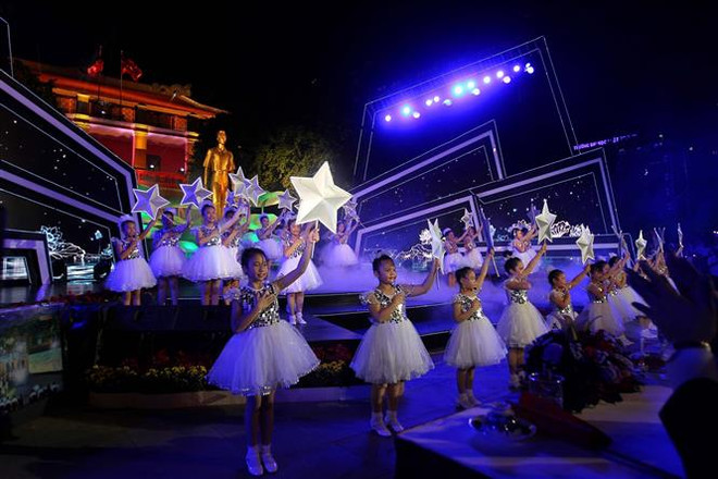 Sâu lắng cầu truyền hình 'Hồ Chí Minh, Sáng ngời ý chí Việt Nam' ảnh 1