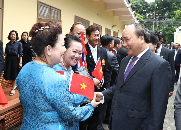 Thủ tướng Nguyễn Xuân phúc gặp gỡ cộng đồng kiều bào tại Bangkok ảnh 1