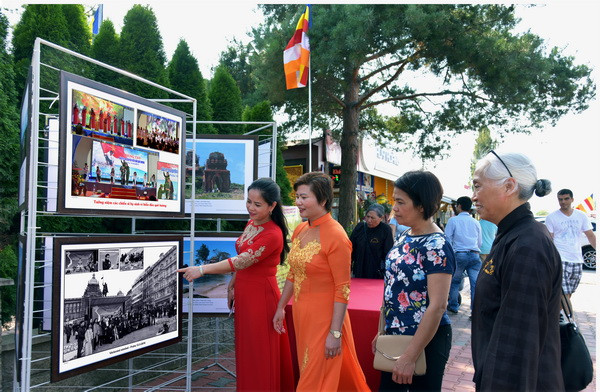 Kỷ niệm 10 năm thành lập Hội phật tử Việt Nam tại Cộng hòa Séc ảnh 2