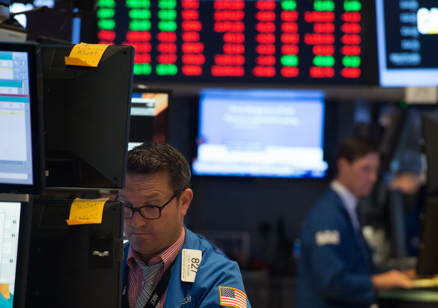 Chứng khoán thế giới chao đảo trước diễn biến căng thẳng Mỹ-Triều Tiên ảnh 1